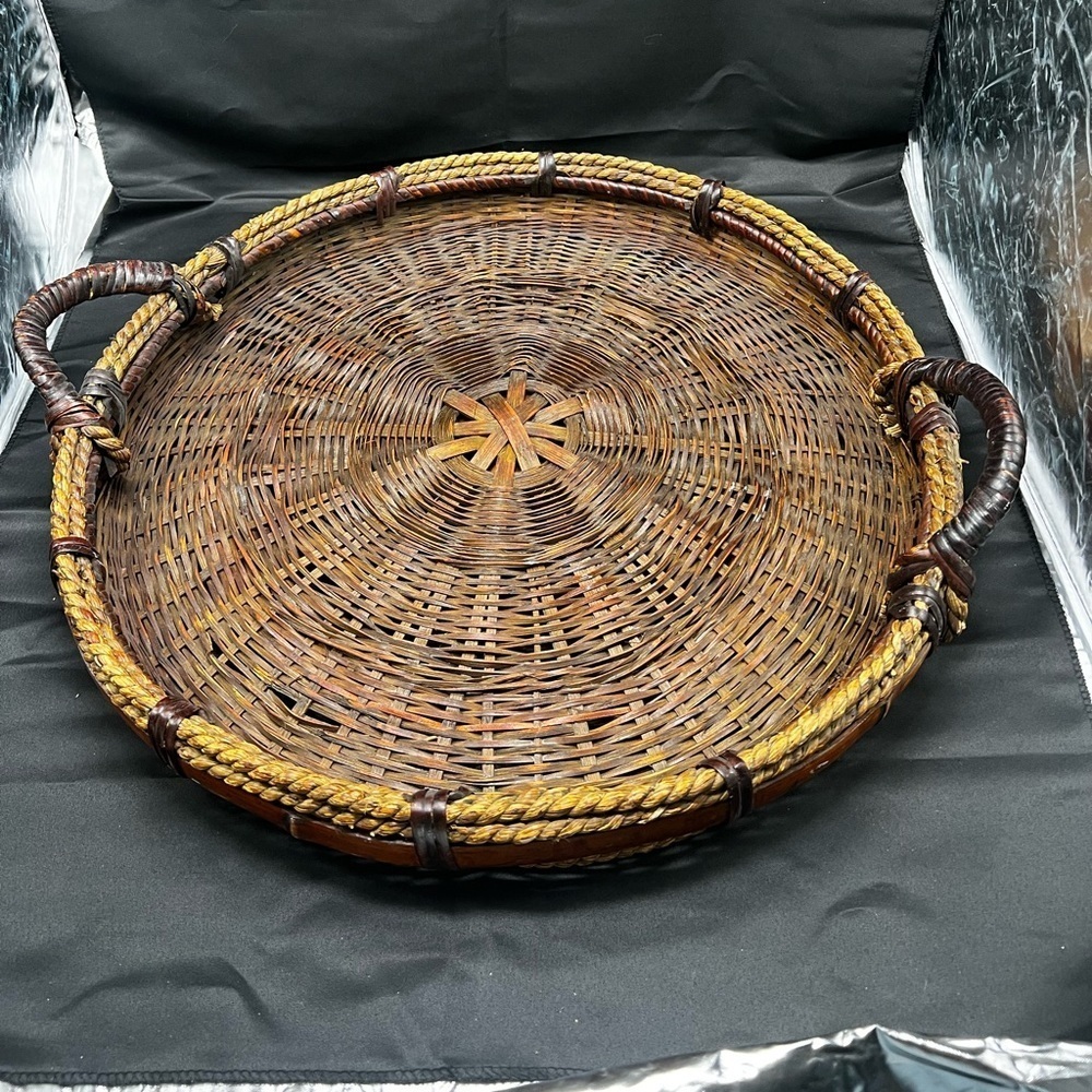VTG Large 19" Wicker Basket Round Centerpiece 3.25"T. Tray